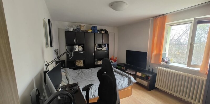 Doamna Ghica, Pantelimon, Piata Delifinului.