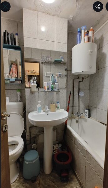 Doamna Ghica, Pantelimon, Piata Delifinului.